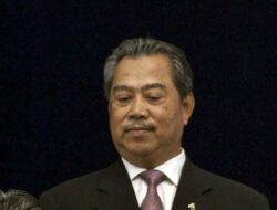 Eks PM Malaysia Muhyiddin Didakwa usai Dituding Hina Raja