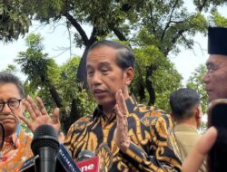 Jokowi Santai Tanggapi Narasi Pramono Jadi Penengah Dirinya dan PDIP