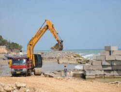 PUPR Sebut Muka Tanah Pesisir Pantura Jawa Turun 16 Cm per Tahun