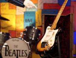 Gitar George Harrison Era Awal The Beatles Akan Dilelang