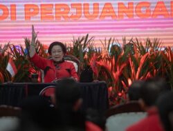 Megawati Rapat Pemenangan Andika-Hendi, Kiai Khos Dukung Luthfi-Yasin