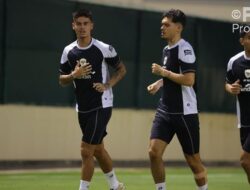 Penampakan Mees Hilgers dalam Latihan Resmi Timnas Indonesia