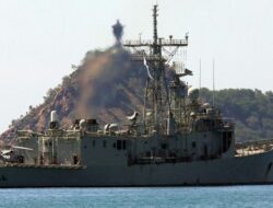 Kapal Perang Australia Berlabuh di Banyuwangi, Ada Apa?