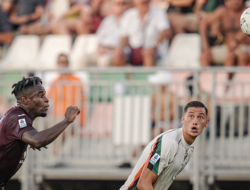 Jay Idzes Nyaris Buat Gol di Venezia vs Lecce