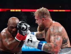 Mantan Juara Dunia Tinju Sebut Mike Tyson Sengaja Kalah dari Jake Paul