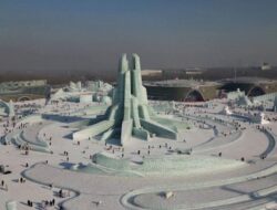 Sensasi Istana Es di Festival Es dan Salju Harbin China 2025