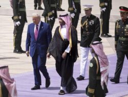 Trump Bakal Bertemu Presiden Suriah, Bahas Normalisasi dengan Israel?