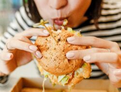 Bikin Wajah Cepat Tua, Hindari 5 Makanan Ini Sebelum Terlambat