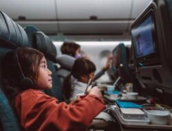 Cara Atasi Takut Naik Pesawat: Tips dari Psikolog