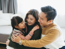 Tak Cuma IQ, Caca Tengker Tekankan EQ Anak Juga Penting di Era Digital