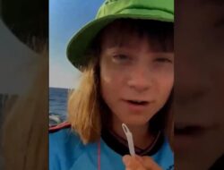 Greta Thunberg Bagikan Kisah Perjalanan Menuju Gaza
