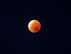 Fenomena Gerhana Bulan Malam Ini Potensi Picu Banjir Rob