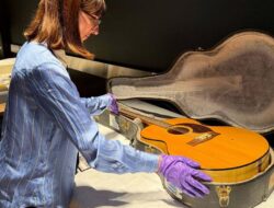 Ribuan Memorabilia David Bowie Dipamerkan di London