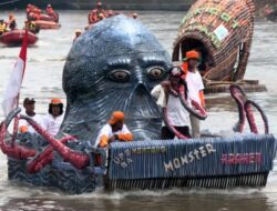 Festival Perahu Cinta Lingkungan di Sungai Ciliwung