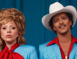 Lady Gaga dan Bruno Mars Cetak Sejarah Year-End Charts Billboard