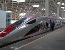 Ribuan Turis Malaysia Ramai-ramai Naik Whoosh saat Libur Nataru