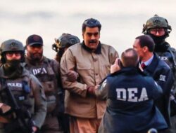 Jaket Nike Tech Nicolas Maduro Ramai Jadi Obrolan di Medsos