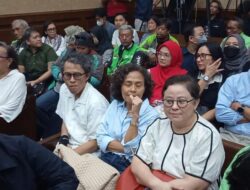 Riri Riza hingga Mira Lesmana Hadiri Sidang Dakwaan Nadiem Makarim