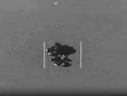 Pentagon Lansir Penampakan UFO Paling Jelas Sejauh Ini