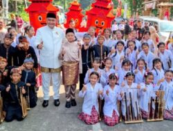 Bupati Bogor Hadiahi Tim Angklung SDN Cibatok 03 Wisata ke Taman Safari