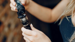 Etomidate dalam Vape Jadi Sorotan, Dokter Ungkap Bahaya hingga Risiko Kematian : Okezone Women