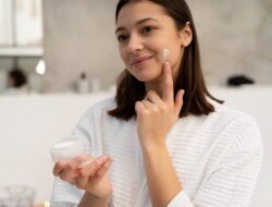 Rekomendasi Skincare untuk Kulit Kusam yang Terpapar Polusi Udara : Okezone Women