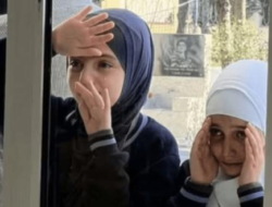 Iran Soroti Pembatasan Hijab di Azerbaijan, Puluhan Demonstran Ditahan