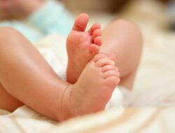 Viral Bayi 24 Hari Diduga Dicekoki Telur Mentah, IDAI Buka Suara